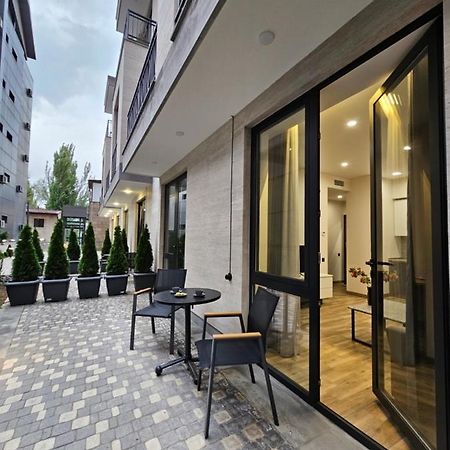 Orion Aparthotel Ereván Exterior foto