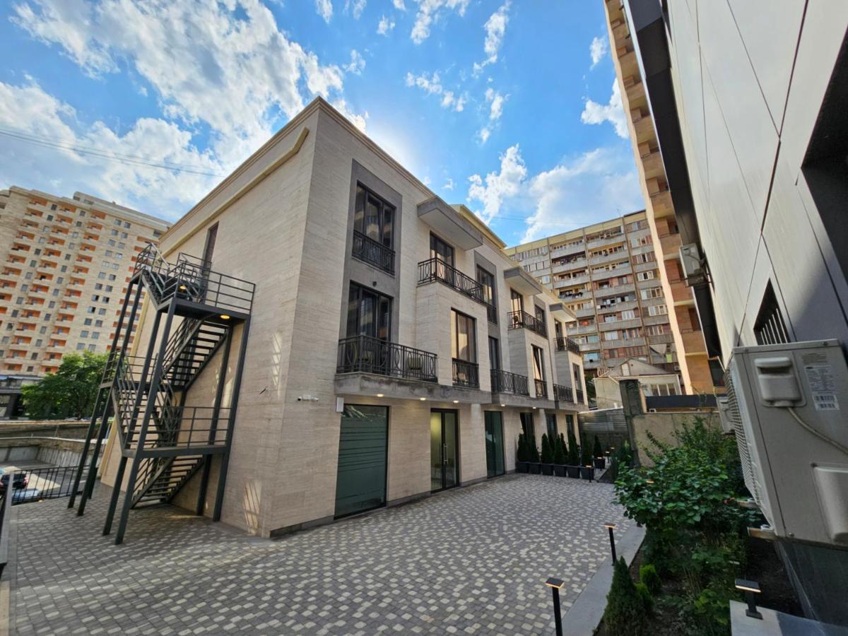 Orion Aparthotel Ereván Exterior foto